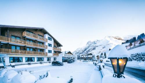 Wellnesshotel Warther Hof during the winter