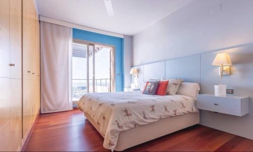 Un pat sau paturi într-o cameră la Villa en Almuñecar
