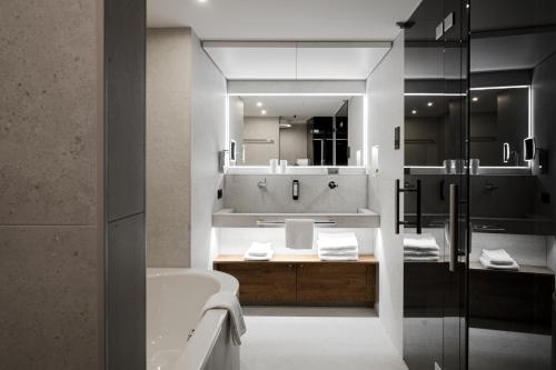 Un baño de Hotel VierJahreszeiten am Seilersee