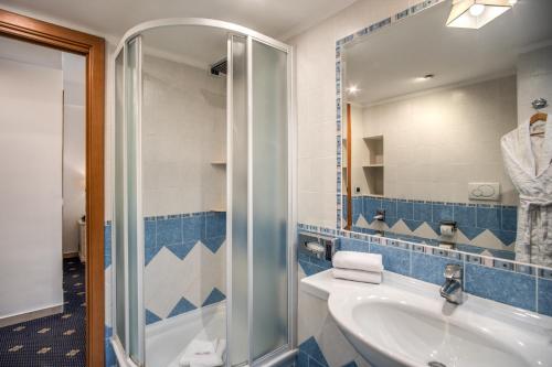 Un baño de Hotel Napoleon