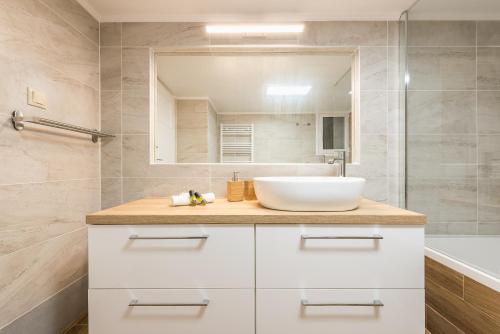 Kúpeľňa v ubytovaní Luxury Penthouse in Kolonaki with view