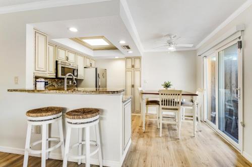 Dapur atau dapur kecil di Beach Villa 1B
