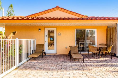 Balkoni atau teres di Beach Villa 1B