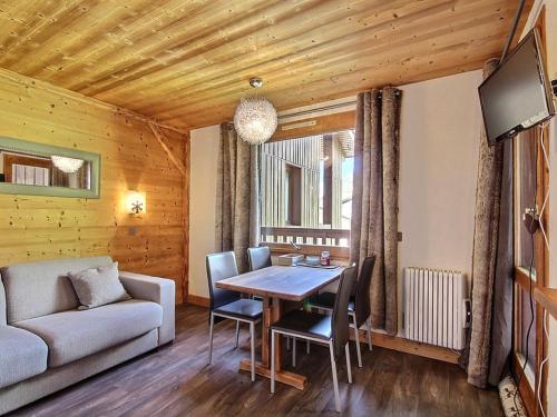 Studio rénové pour 4 pers. avec balcon et accès direct aux pistes - FR-1-455-162