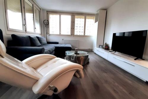 Fotografia z galérie ubytovania Spacious Apartment in Paris Place des Fetes v Paríži
