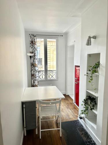 Zdjęcie z galerii obiektu Lovely - 2 bedrooms flat in Saint-Germain-des-Prés w Paryżu
