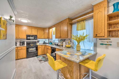Gallery image of Chic Petersburg Home with Game Room - Dogs OK! in Petersburg