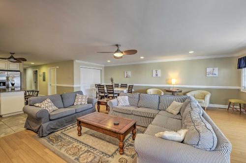 Spacious Wildwood Townhome with Covered Balcony