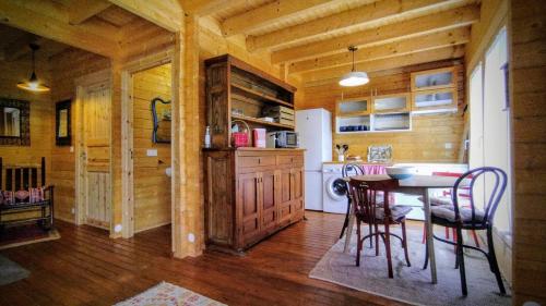 Kuchyň nebo kuchyňský kout v ubytování Casa rural El Bujo