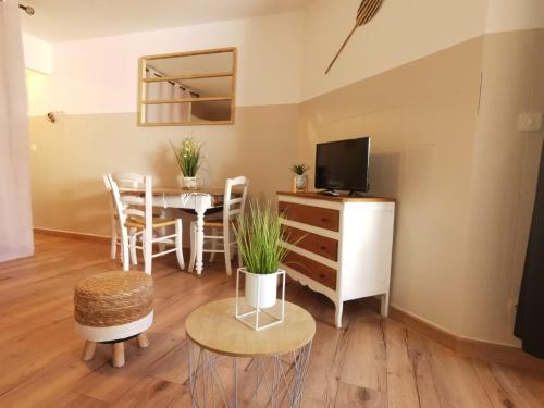 Appartement Cosy sur la Presqu'île de Cap Coudalere avec terrasse, piscines, aire de jeux d'enfants, parking, commerces et animations