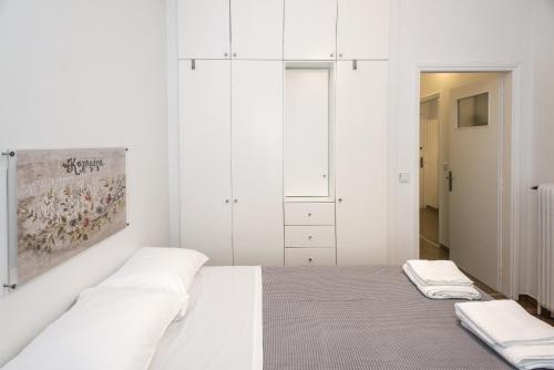 Colourful apartment under the Acropolis