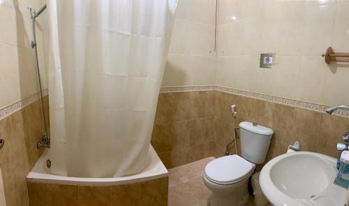 Un baño de Petra Rest Home