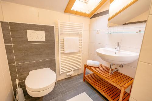 Bilik mandi di Gästehaus Waldruh