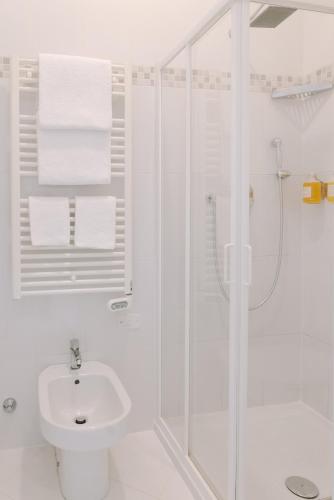 Bilik mandi di iH Hotels Venezia Salute Palace