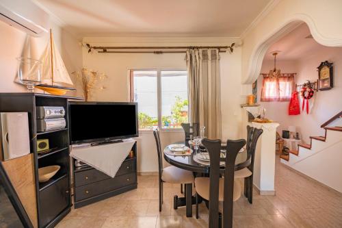Spirelas House Private Parking 15min from town
