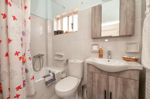 Spirelas House Private Parking 15min from town