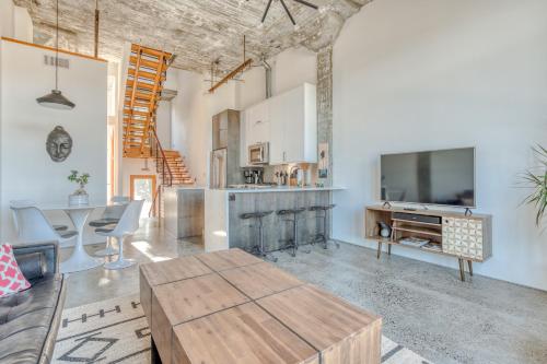 Μια τηλεόραση ή/και κέντρο ψυχαγωγίας στο Union Lofts 310