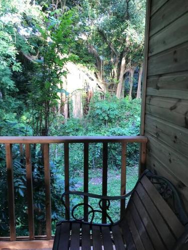 Zahrada ubytování Chalet Colibri , Les ANSES d'ARLET 200 m plage