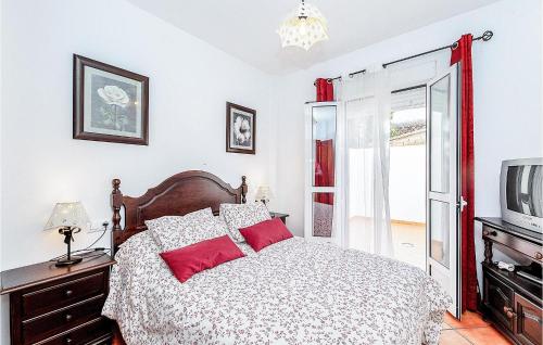 Ένα ή περισσότερα κρεβάτια σε δωμάτιο στο Awesome Apartment In Grazalema With Kitchenette