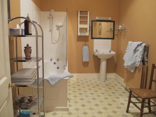 Ένα μπάνιο στο Cotton Farm