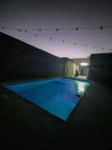 Piscina di Casa con piscina y patio a 20 minutos de la ciudad o nelle vicinanze