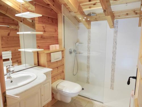 Ванная комната в Chalet Demi-Quartier, 7 pièces, 14 personnes - FR-1-560-36