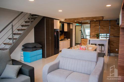 Et opholdsområde på NETFLIX-Pinnacle PJ, Fantastic City View, 1-6 Guests Designed Duplex Home by Flexihome-MY