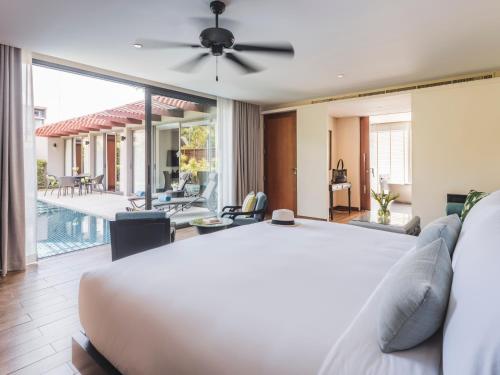 Bazén v ubytování Anantara Mai Khao Phuket Villas nebo v jeho okolí
