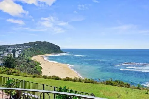 Perfect Family Beach Escape Forresters Beach picture
