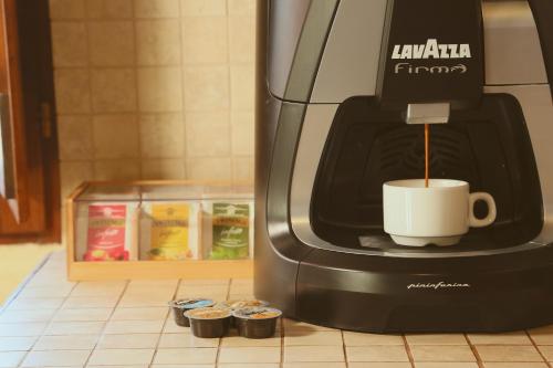 Utensilios para hacer té y café en Molenda B&B