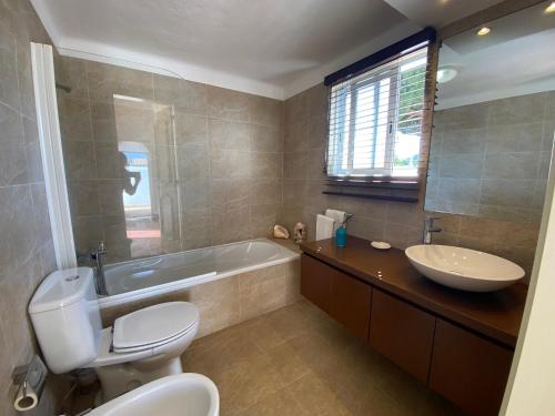 Koupelna v ubytování Aldeia do Golf O7