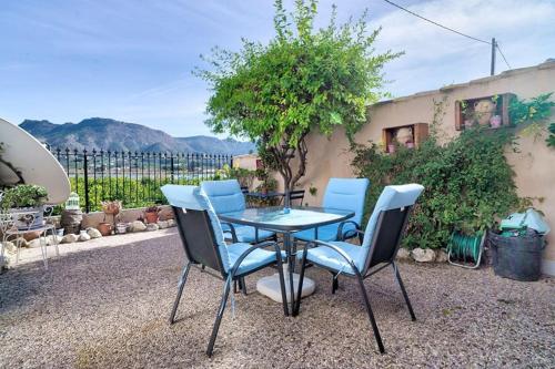 Foto Casa rural con jacuzzi y chimenea en paraje único - La Casa del Pino 1