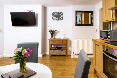 Deluxe One-Bedroom Apartment (3 Adults) Trinity