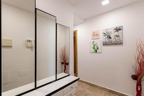 797 Holiday Rentals- Duplex para 7 en la carihuela a 1 min de la playa
