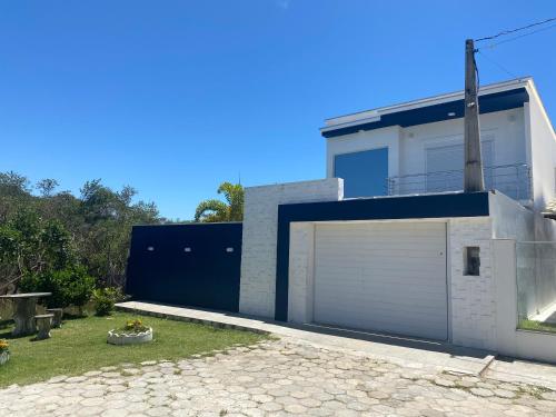 Casa em penha 2 minutos da Praia e Beto Carrero