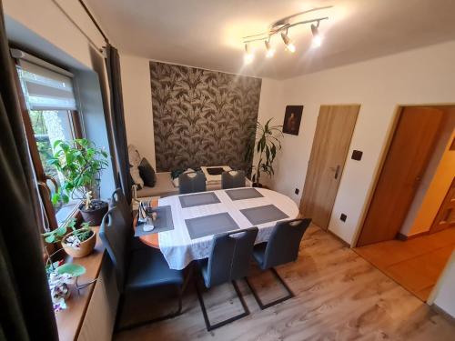 Fotografie z fotogalerie ubytování Malebný Rodinný Dům v Přírodě, Sauna, BBQ v destinaci Třinec