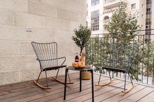 Μπαλκόνι ή βεράντα στο Designed 2BR with 2 bathroom, Terrace and Parking