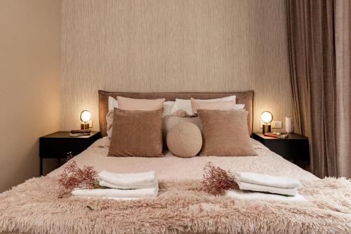Ένα ή περισσότερα κρεβάτια σε δωμάτιο στο Designed 2BR with 2 bathroom, Terrace and Parking