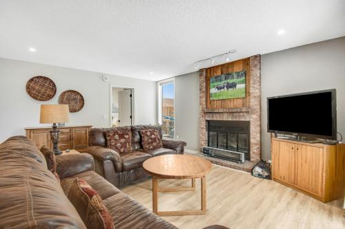Colony Condo #4 – Photos 2