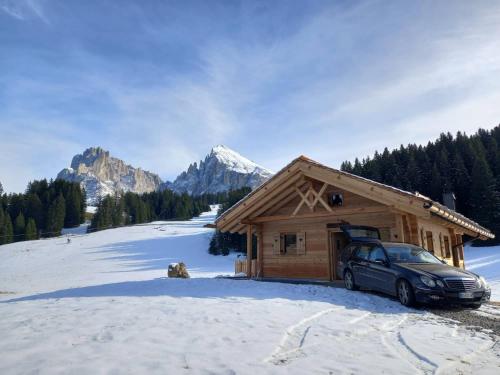 Chalet Silvesterhütte under vintern