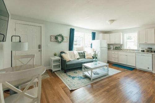 Η κουζίνα ή μικρή κουζίνα στο Cozy Farmhouse Apartment in Bristol 2 bed 1 bath