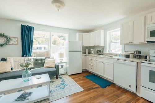 Η κουζίνα ή μικρή κουζίνα στο Cozy Farmhouse Apartment in Bristol 2 bed 1 bath