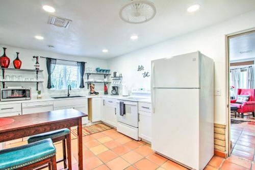 Cave Creek Escape Close to Bowl Game and Golf!