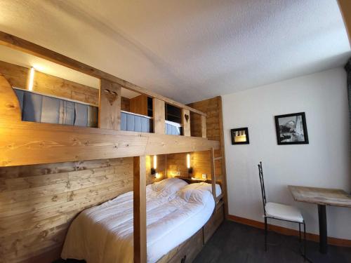 Appartement 2 pièces avec balcon sud/ouest, vue montagne, Wi-Fi