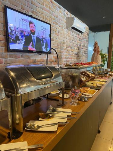 Televisyen dan/atau pusat hiburan di Uno Hotel