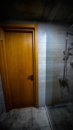 Ένα μπάνιο στο Anbani Apartments - City Center