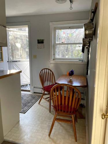 Lakes Region Private Apartment – Photos 2