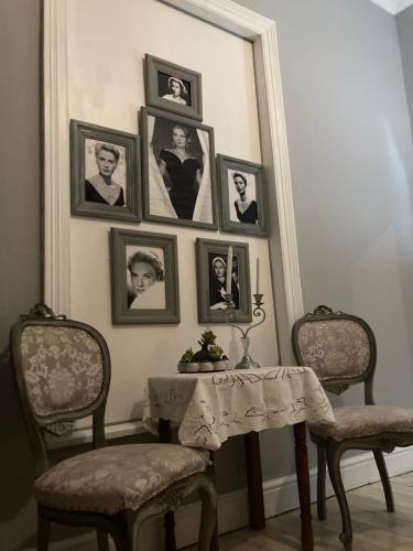 Ruang duduk di Villa Contessa