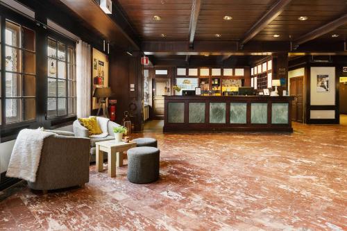 Ruang duduk di Best Western Nya Star Hotel
