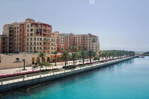 Nazeel – Marina 1A Studio